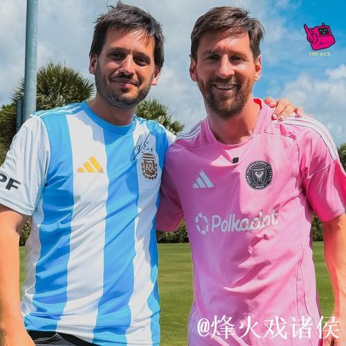 梅西与球迷互动